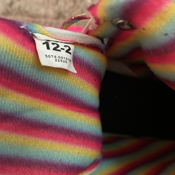 Roller Skates. JoJo Siwa girls roller skates size 12-2. Gently used. Exc… - Picture 5 of 6